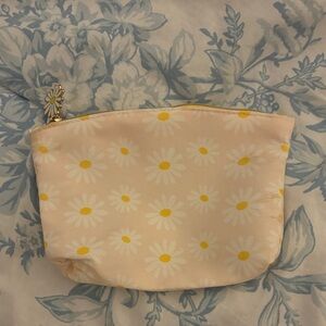 Ipsy Daisy Print Cosmetic Bag in Cream and Yellow